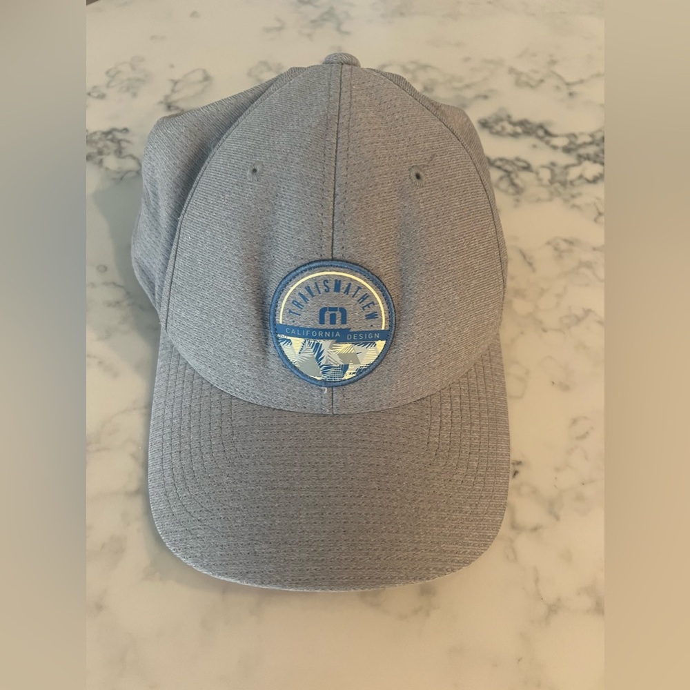 Men’s Travis Mathew Gray The Farms Hat EUC
